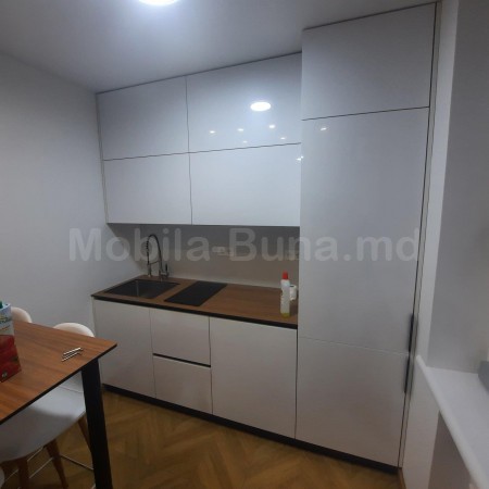 Небольшая кухня с фасадами из МДФ AGT A-151